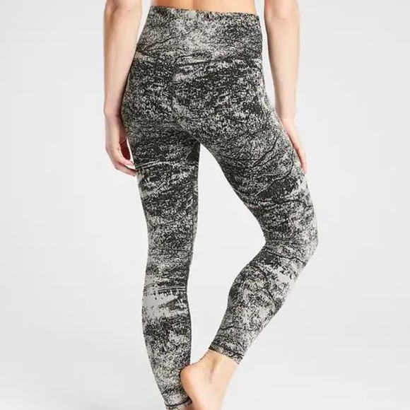 NWT Athleta Black Elation Glades 7/8 Leggings - Picture 2 of 8